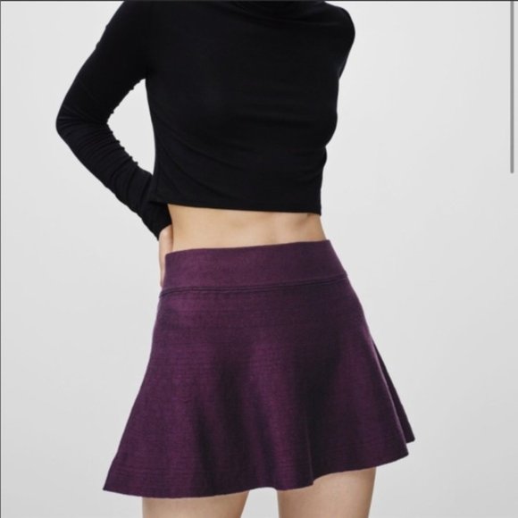 Aritzia Talula Vanderbilt Skirt - Picture 1 of 4